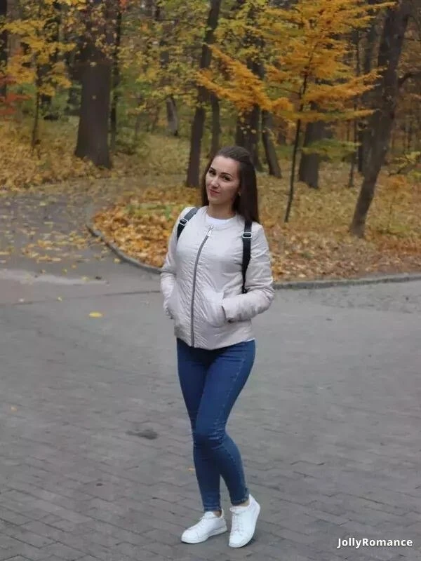 Anna Profile image 4