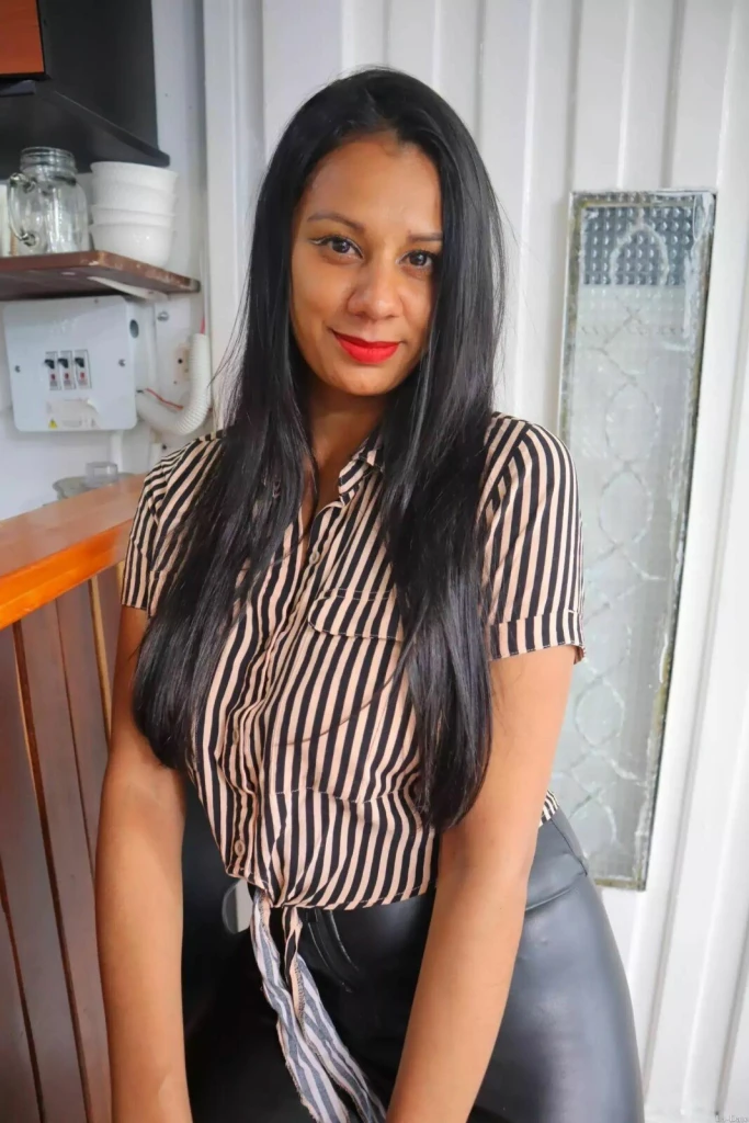 Lesly Profile image 3