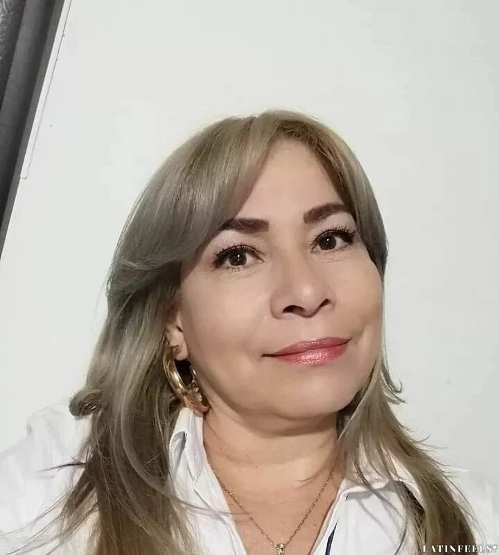 Carmen Profile image 2