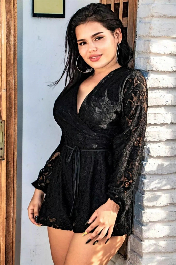 Veronica Profile image 3