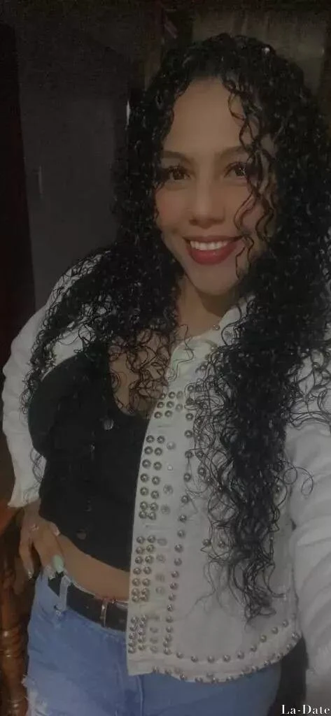 Laura Profile image 1