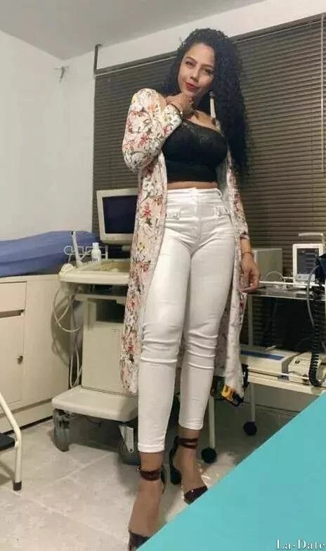 Laura Profile image 3