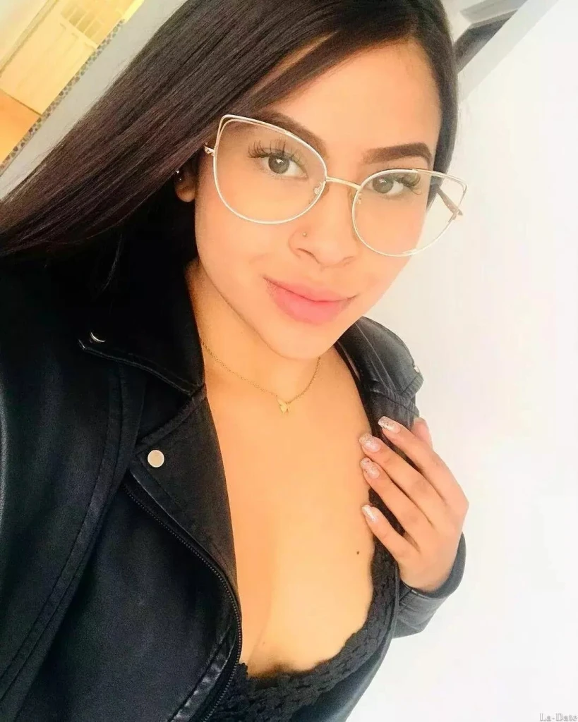 Marcela Profile image 4