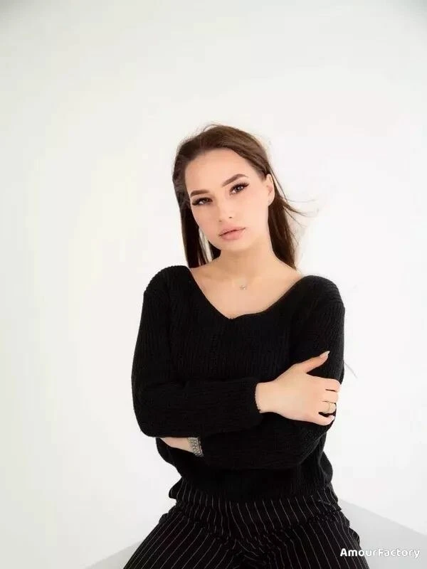 Alina Profile image 1