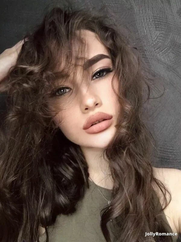 Alina Profile image 4
