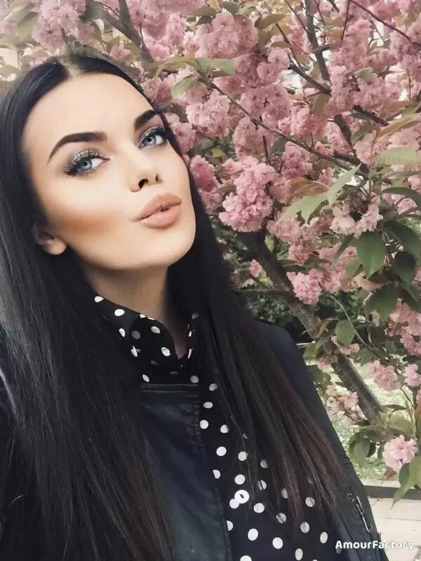 Anna Profile image 2