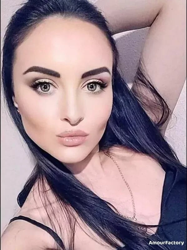 Christina Profile image 2