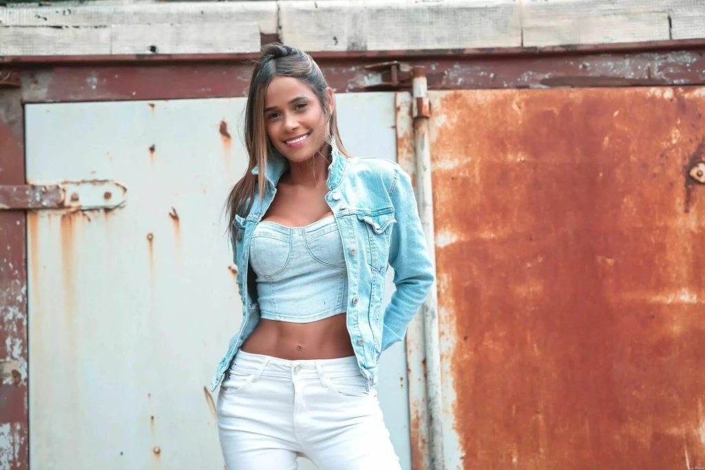 Leticia Profile image 4