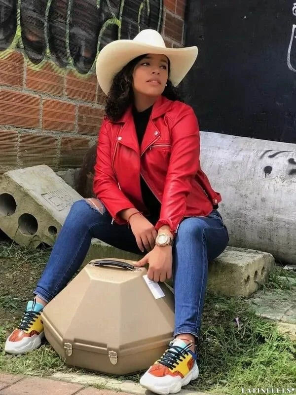 Paola Profile image 1