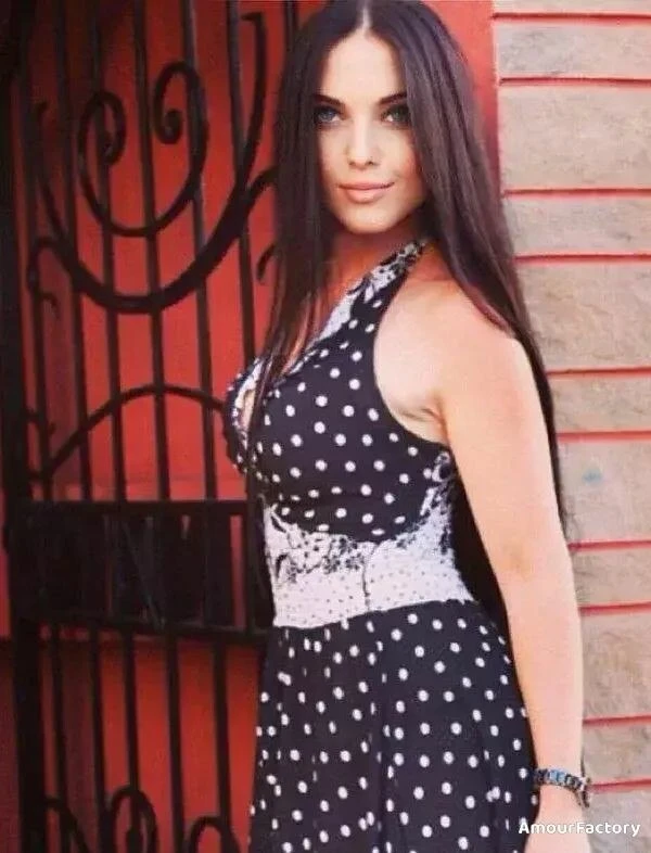 Alina Profile image 2