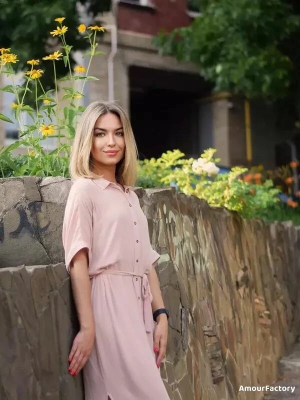 Vladislava Profile image 2