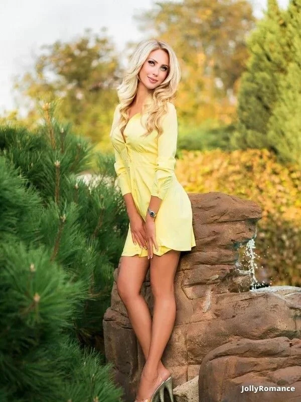 Julia Profile image 1