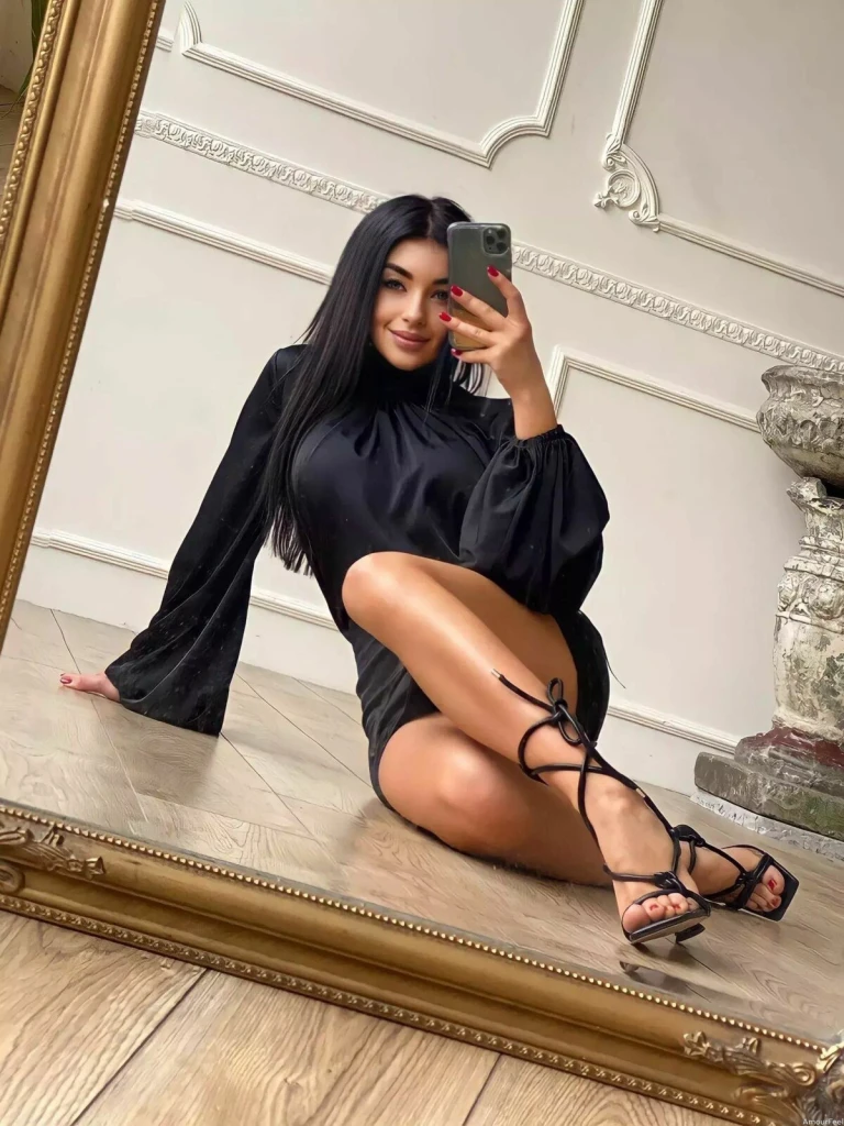 Olena Profile image 3