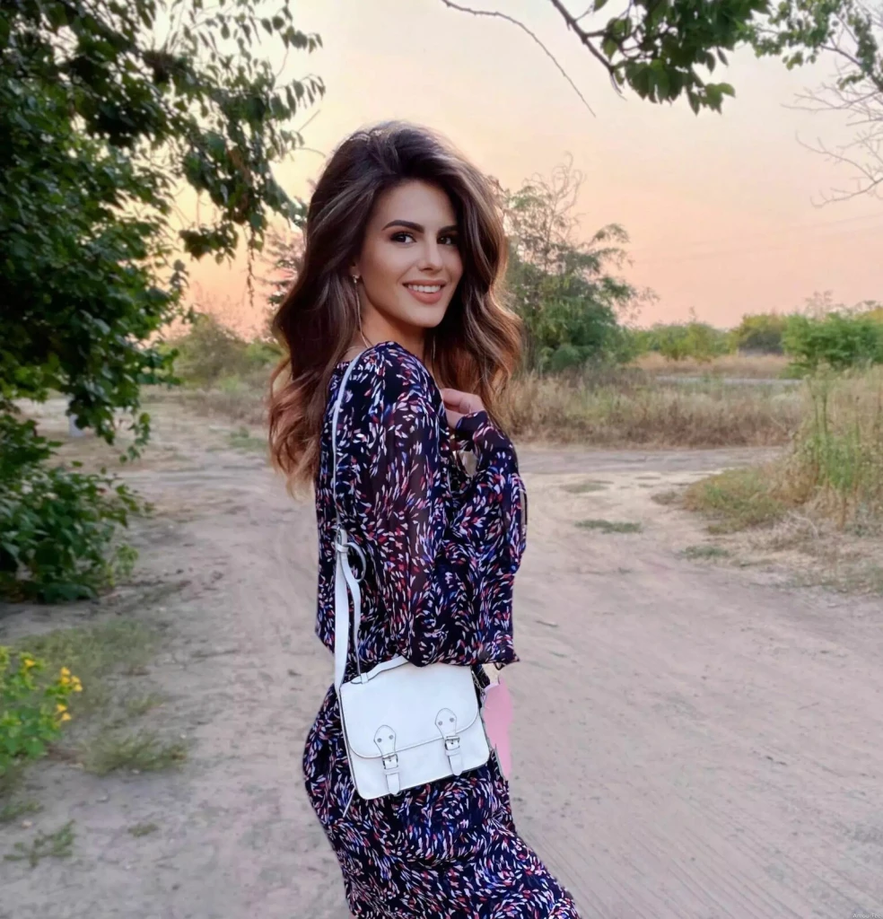 Veronika Profile image 1