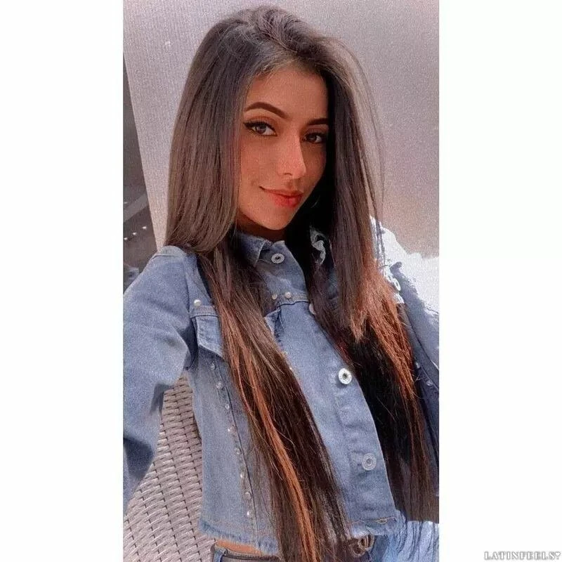 Esmeralda Profile image 4