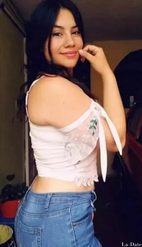 Sandra Profile image 3