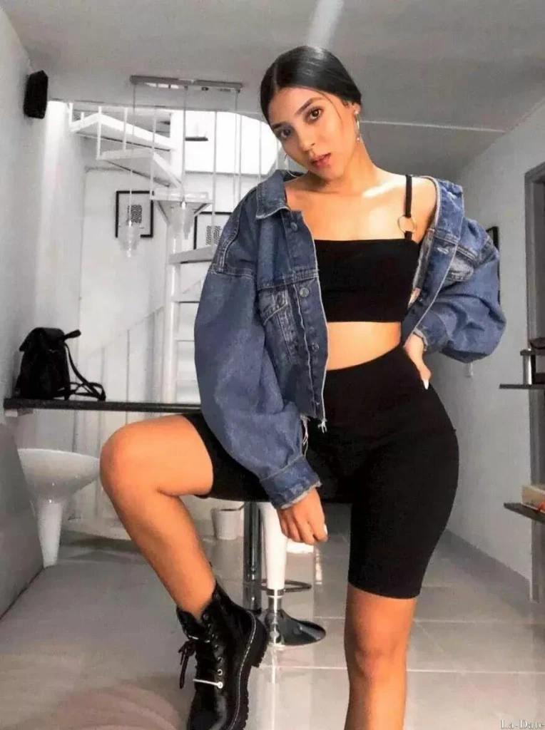 Aura Profile image 1