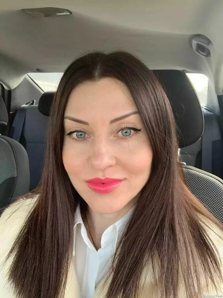 Alina Profile image 2