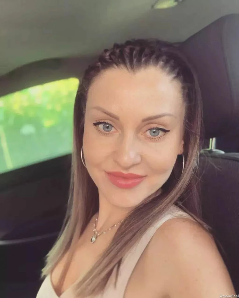 Alina Profile image 3