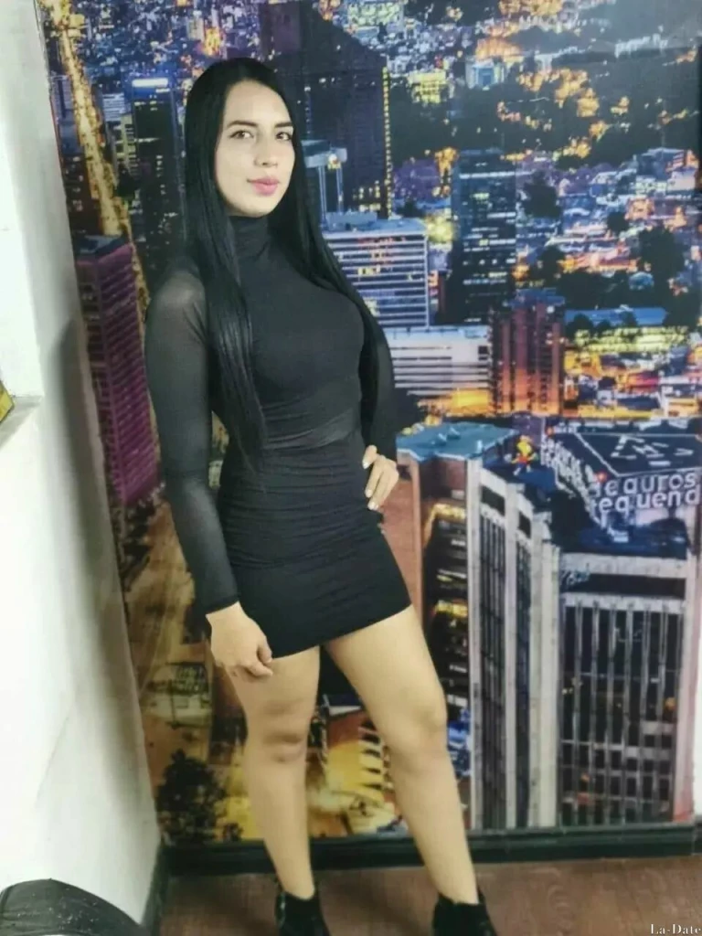 Daniela Profile image 2