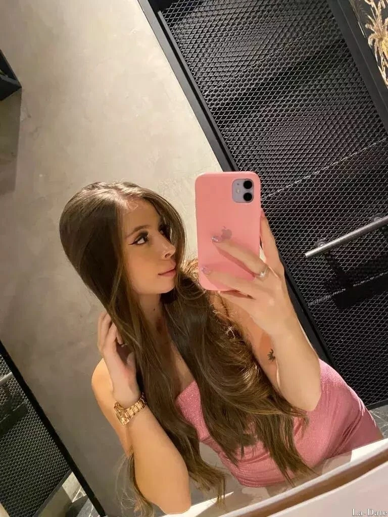 Milena Profile image 4
