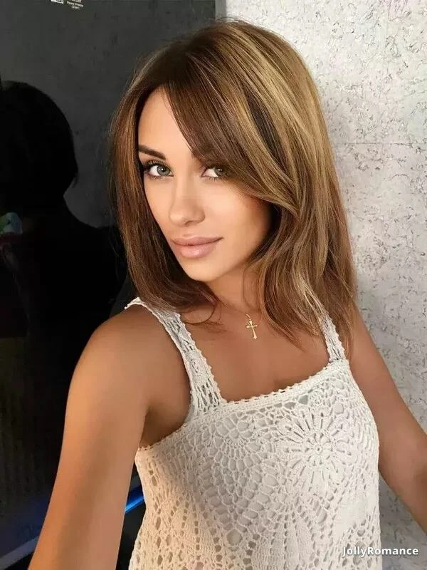 Elena Profile image 1