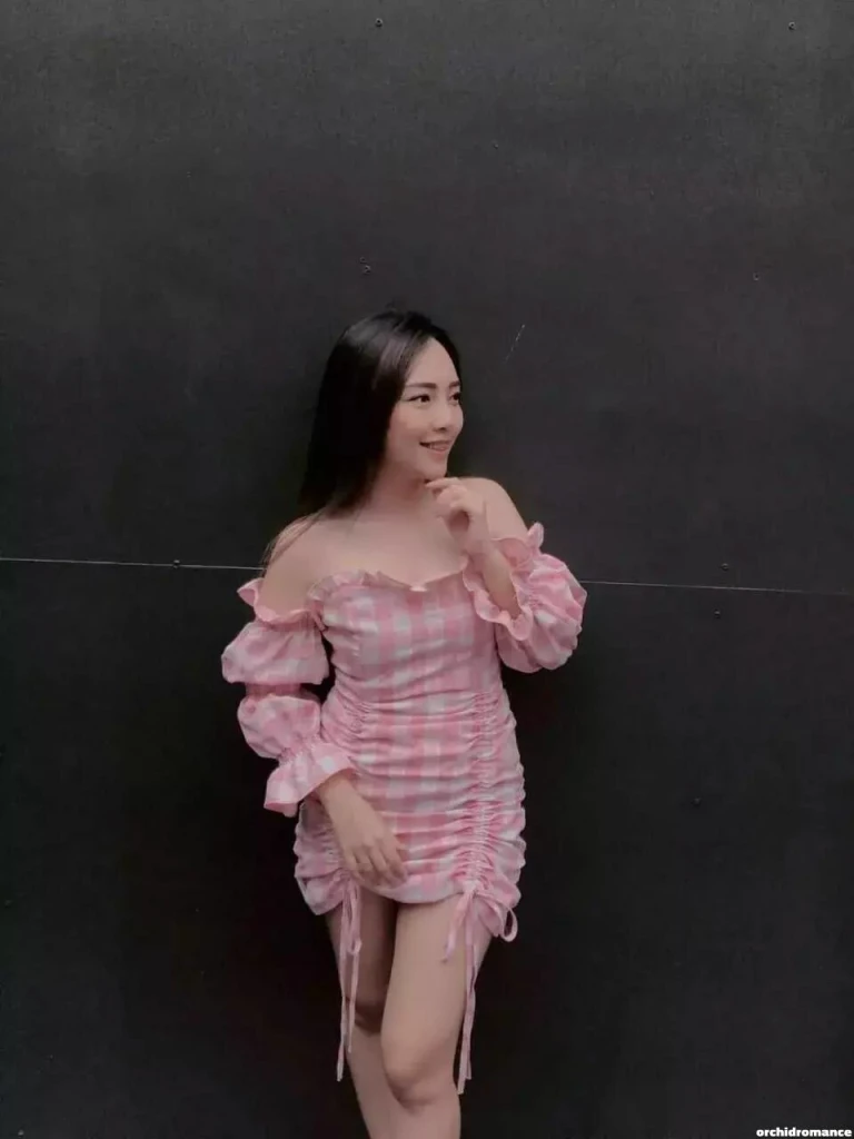 Alice Profile image 3