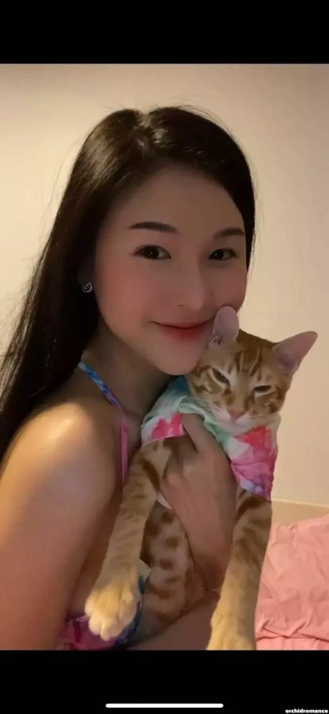 Phorn Profile image 1