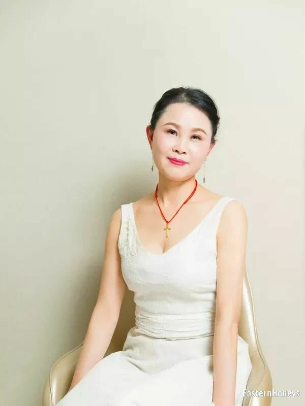 Amy Profile image 4
