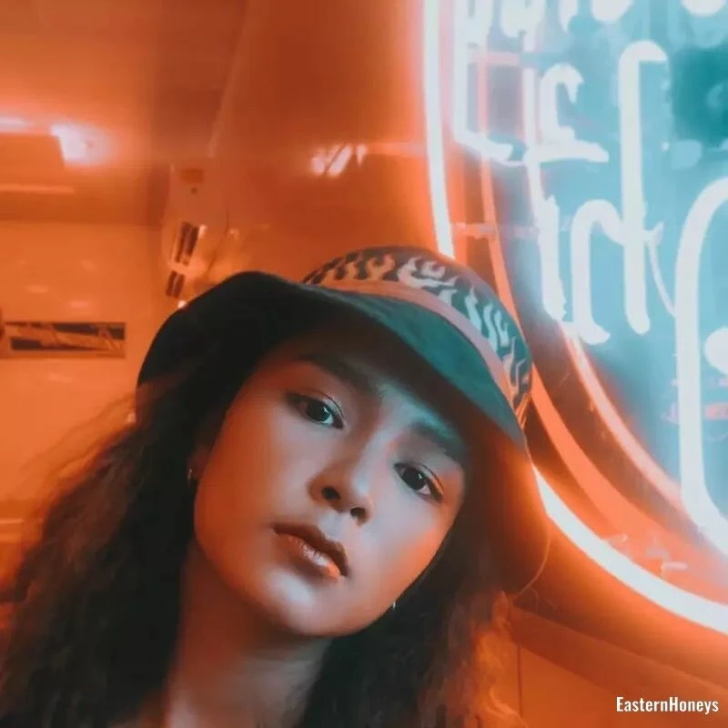 Yanita Profile image 1