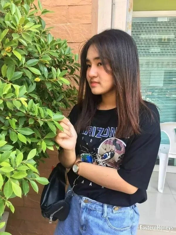 Luna Profile image 1