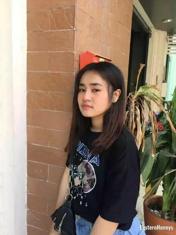 Luna Profile image 3