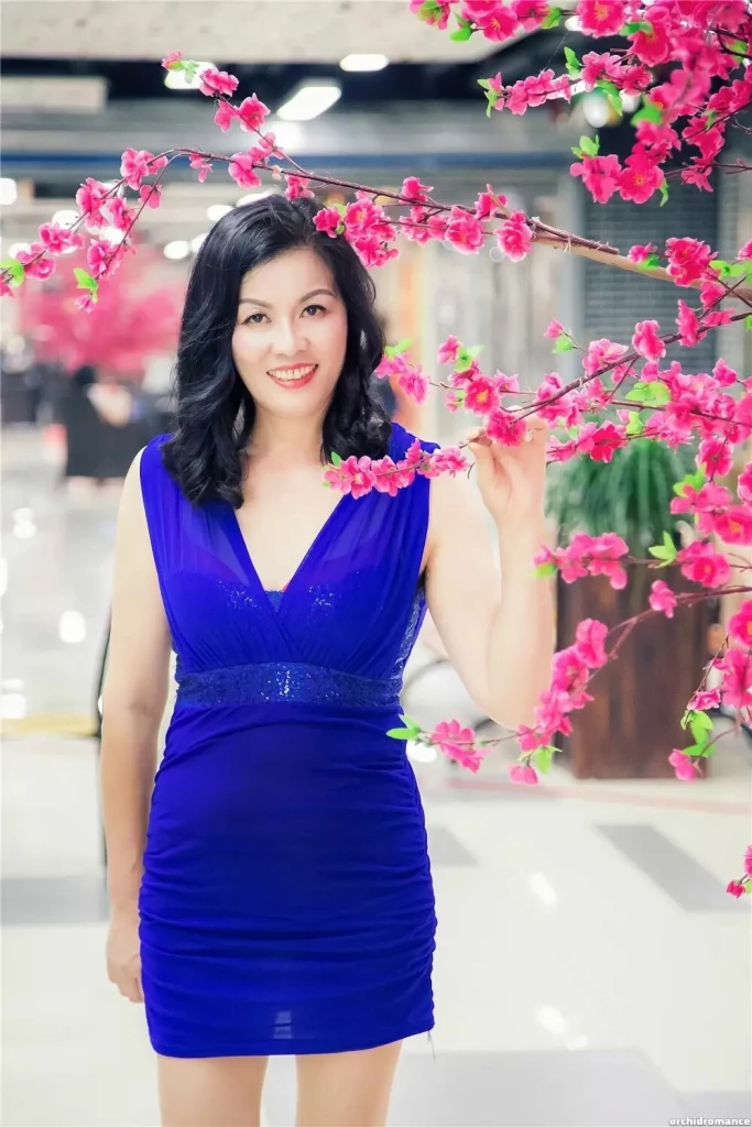 Lily Profile image 2