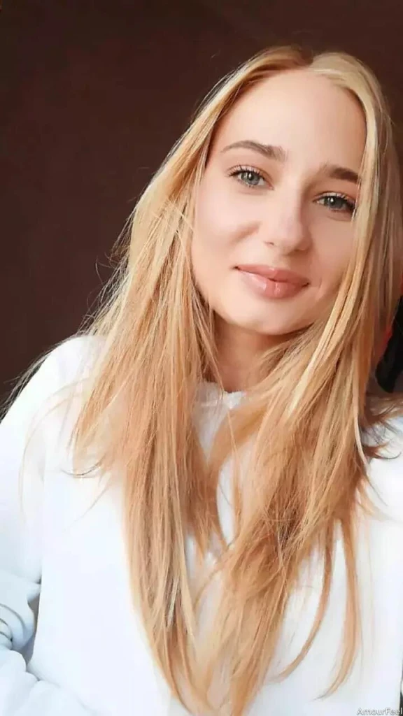 Alina Profile image 4