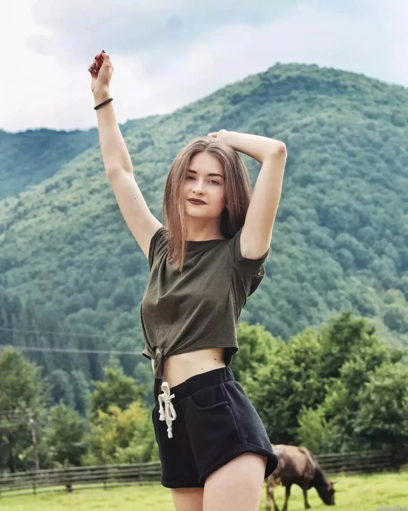 Alina Profile image 4