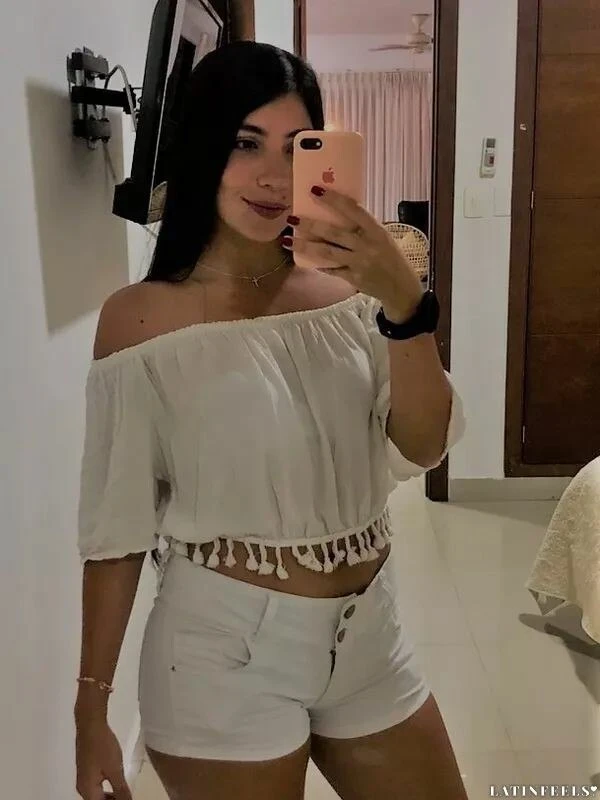 Constanza Carolina Profile image 4