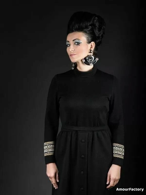 Elena Profile image 4