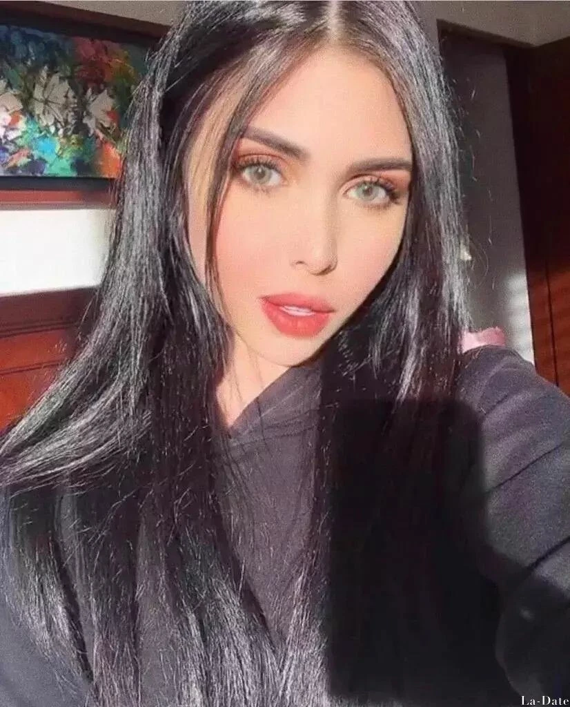 Laura Profile image 3