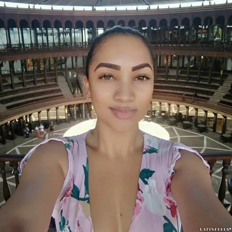 Paola Profile image 2
