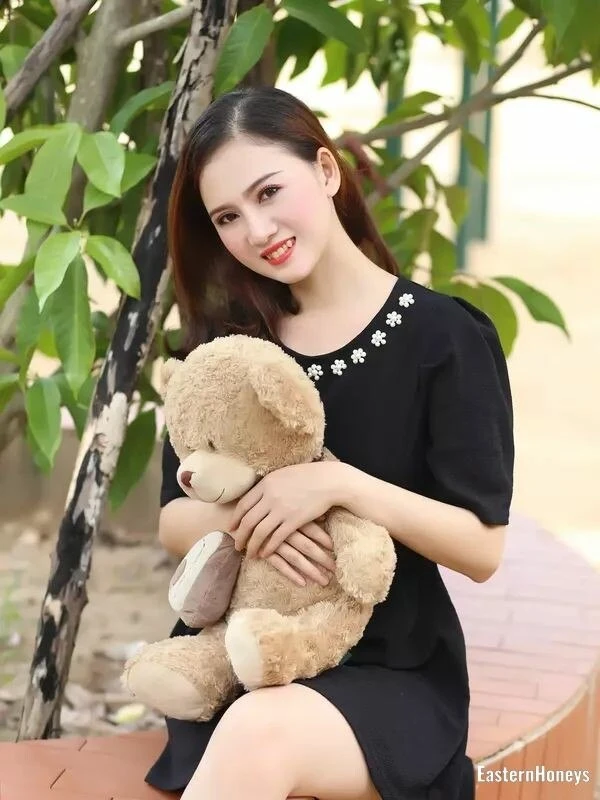 Lin Profile image 4