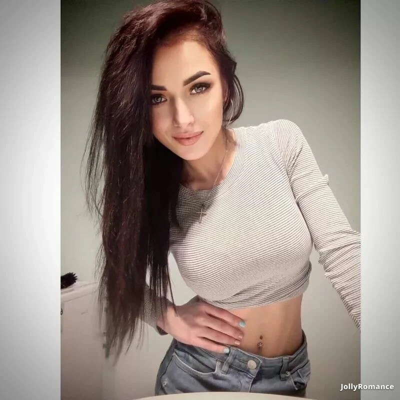 Valentina Profile image 4