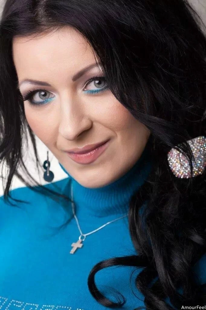Alina Profile image 4