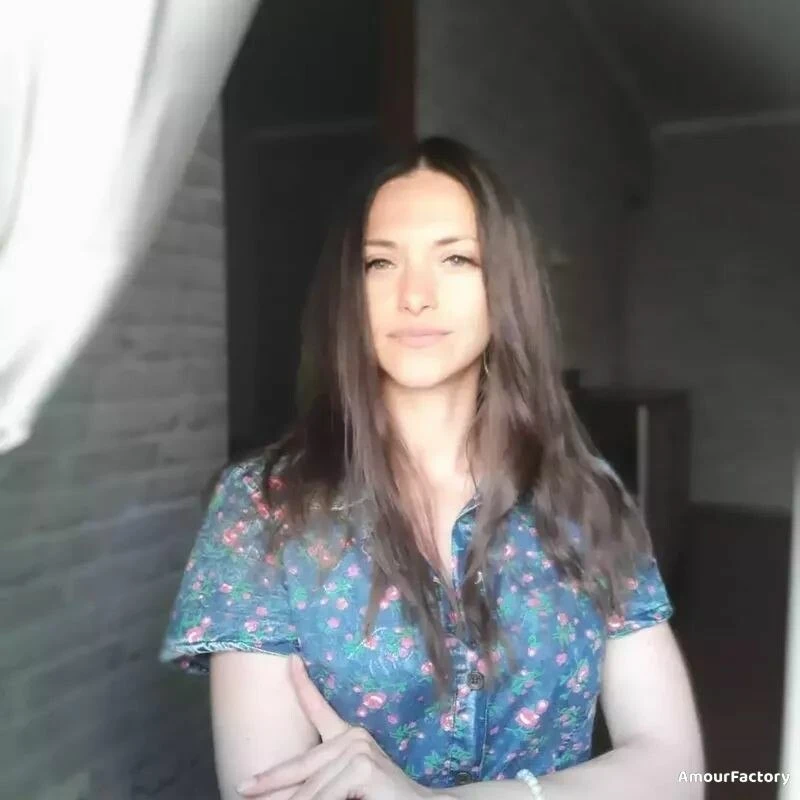 Alina Profile image 4