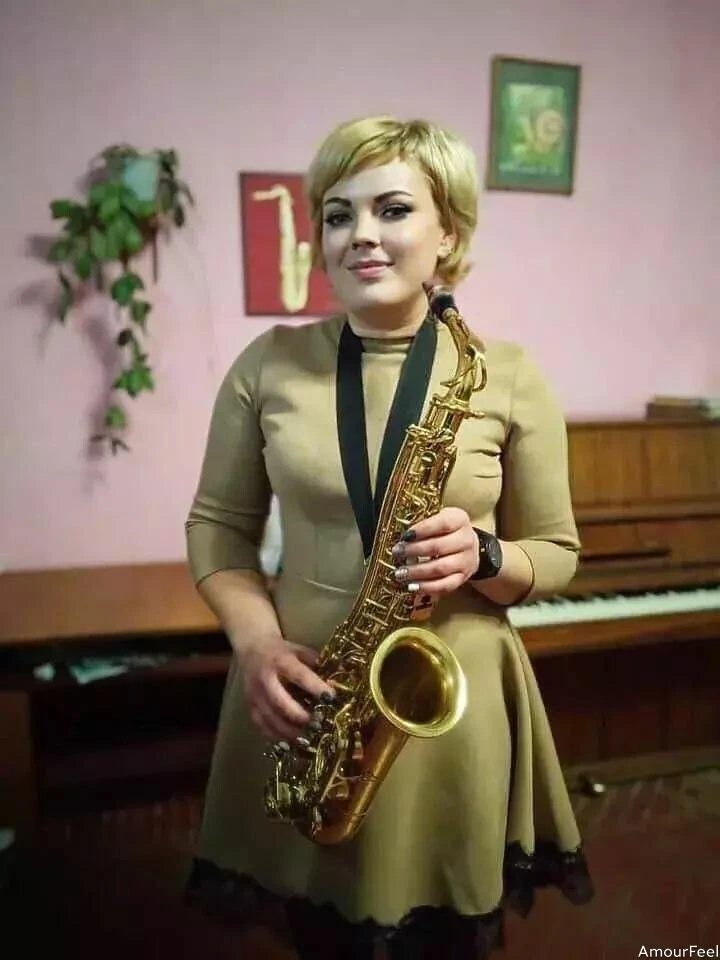 Olena Profile image 4