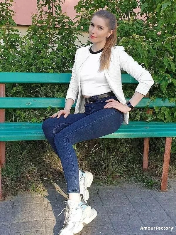 Yanina Profile image 2