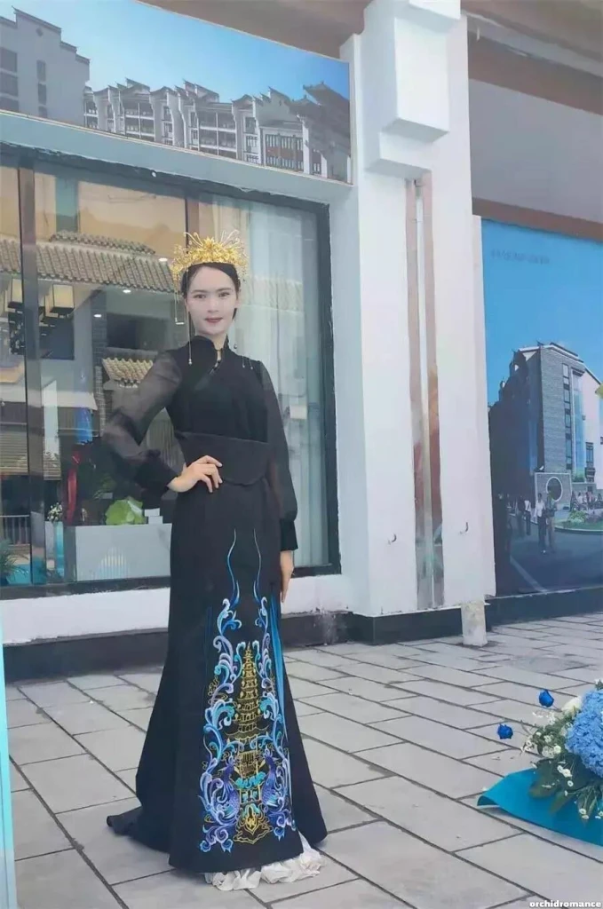 Ling Profile image 3