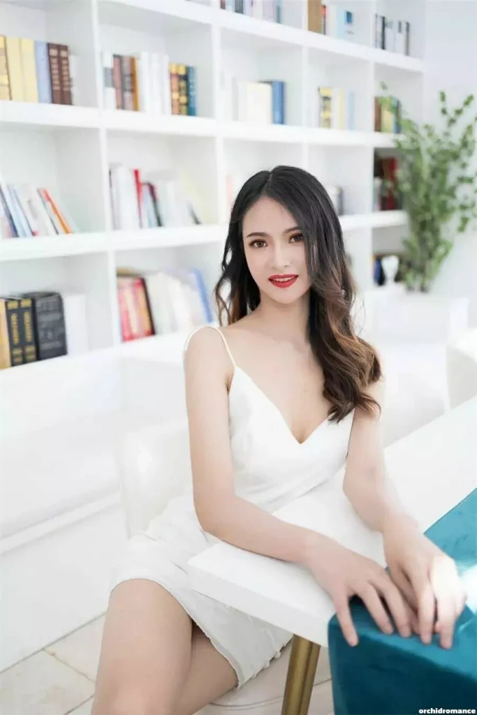 Ling Profile image 2