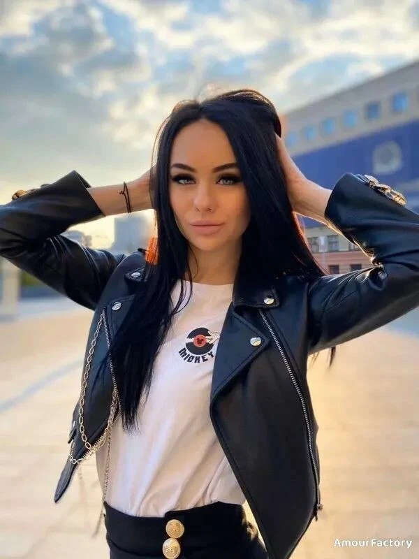 Alexandra Profile image 1