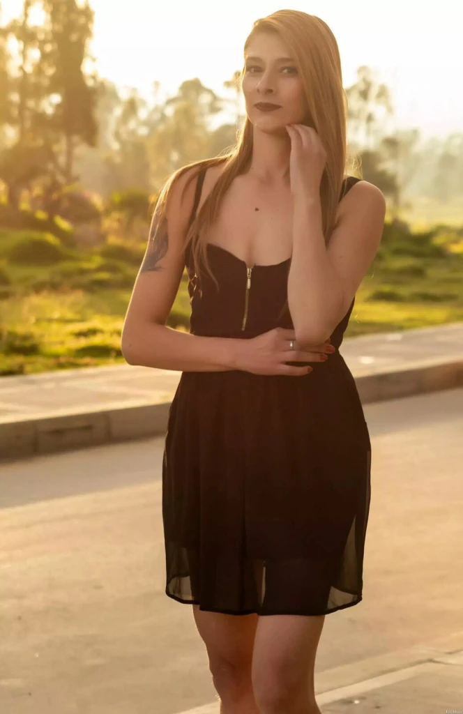 Manuela Profile image 4