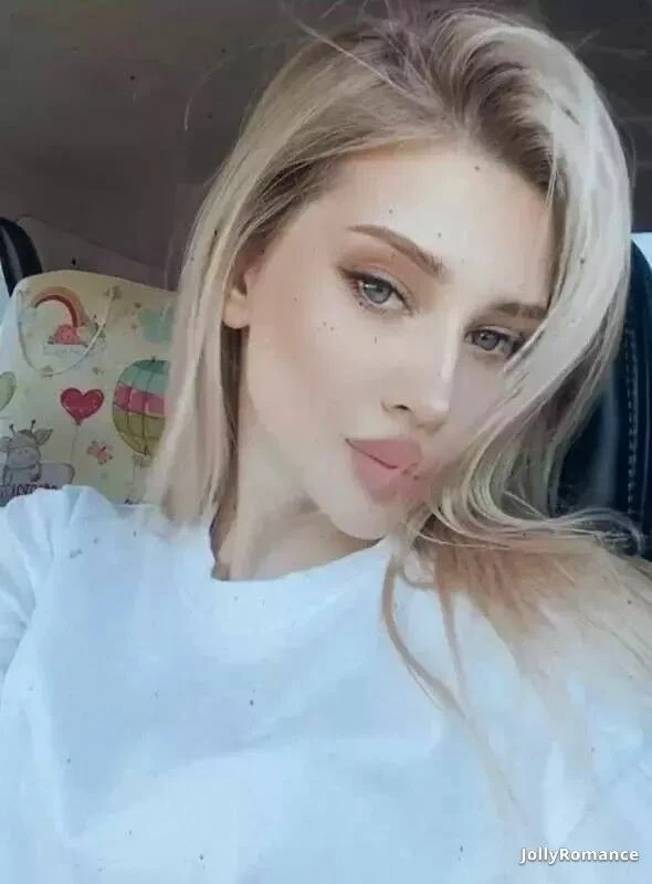 Alla Profile image 4